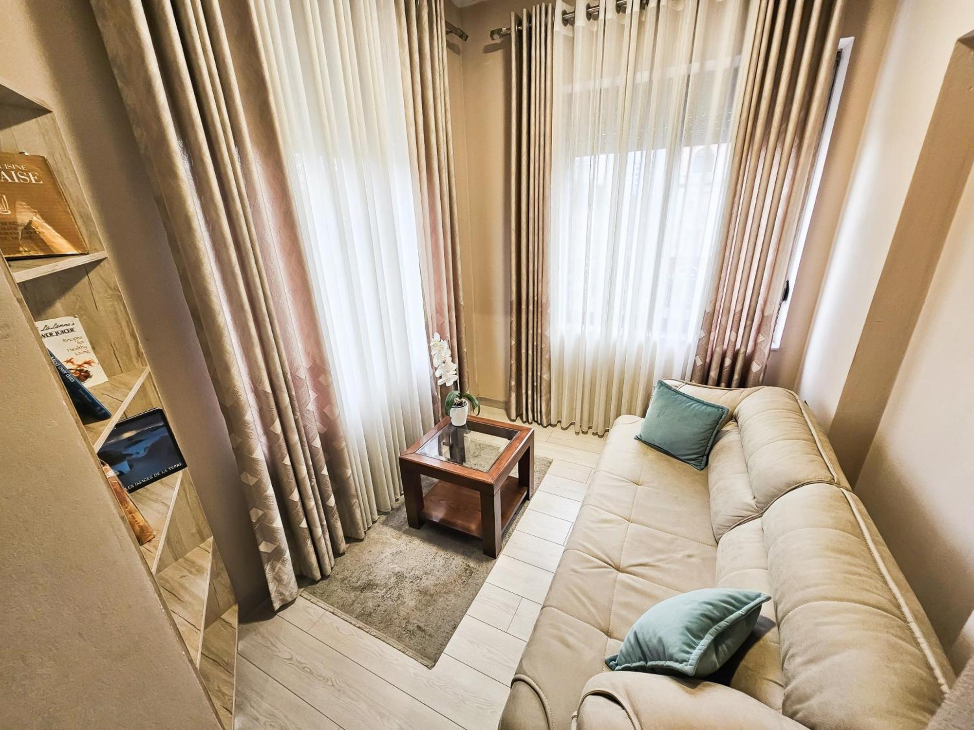 Sunflower Junior Suite Tirana Kültér fotó