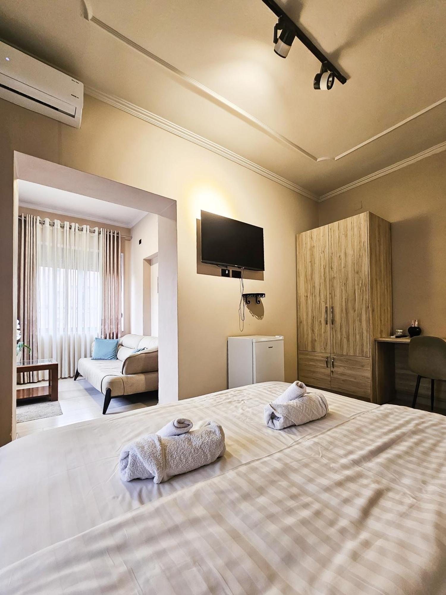Sunflower Junior Suite Tirana Kültér fotó