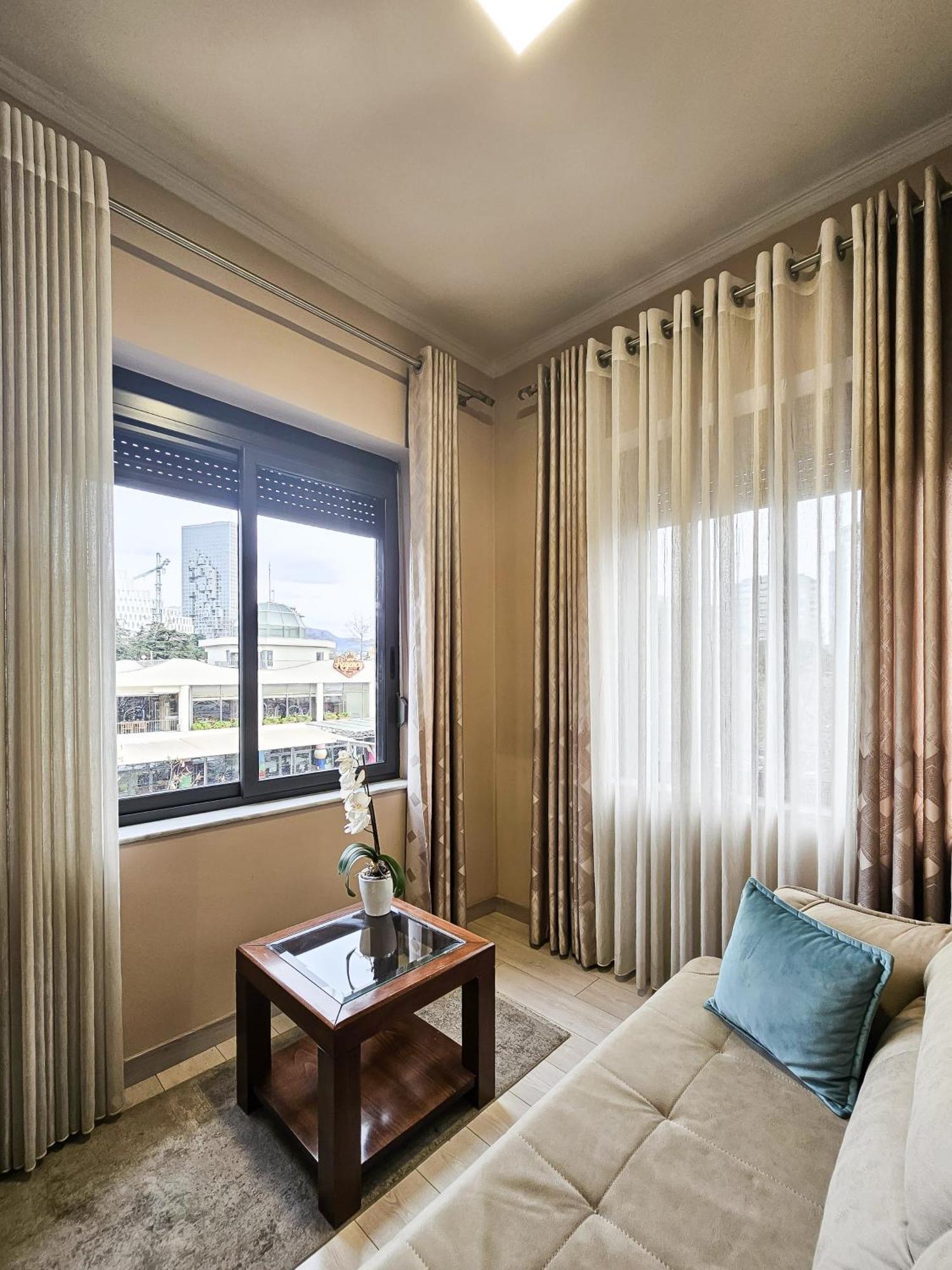 Sunflower Junior Suite Tirana Kültér fotó